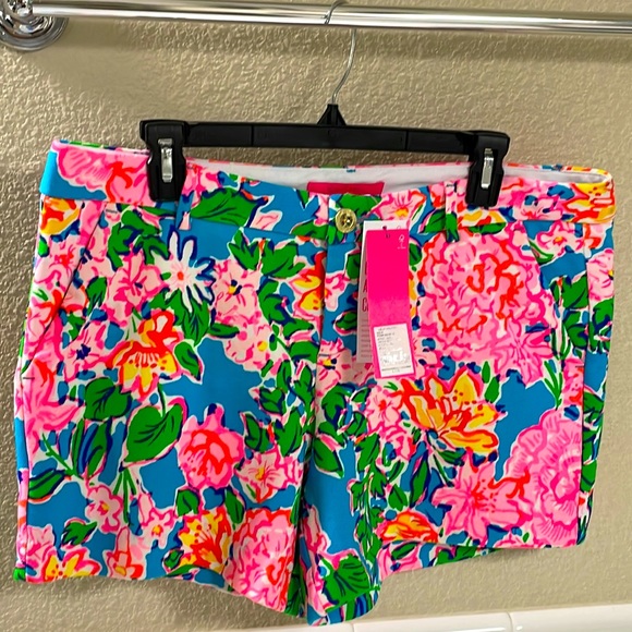 Lilly Pulitzer NWT Callaghan Knit Shorts. Rose to the Occasion is the pattern . - Picture 1 of 6